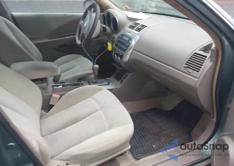 2004 Nissan Altima 2.5 S z USA, uszkodzony, nr VIN 1N4AL11D34C138385